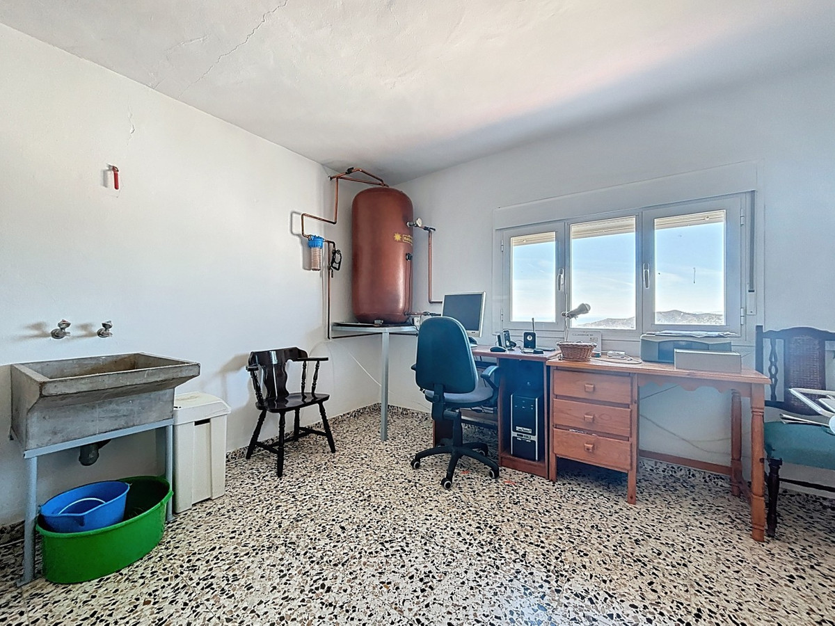 Se vende Villa - Chalet de 3 dormitorios en Costa Del Sol East, Málaga, España