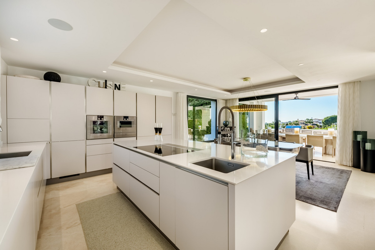 Se vende Villa - Chalet de 7 dormitorios en Costa Del Sol, Málaga, España