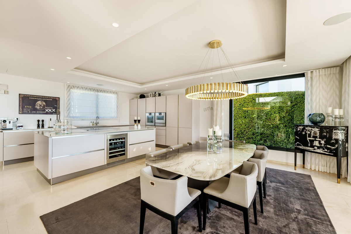 Se vende Villa - Chalet de 7 dormitorios en Costa Del Sol, Málaga, España