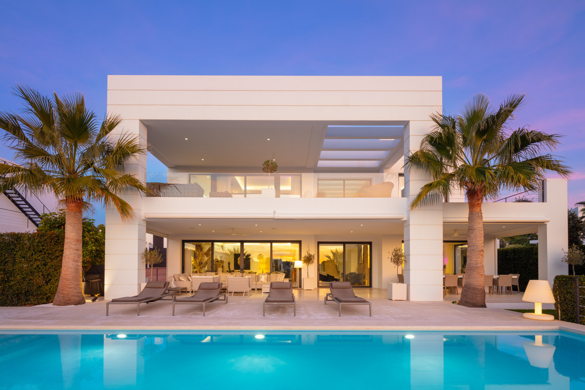 Se vende Villa - Chalet de 7 dormitorios en Costa Del Sol, Málaga, España