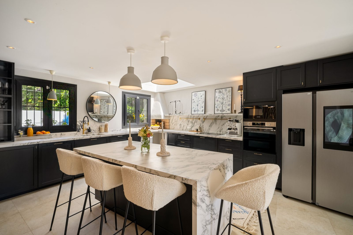 4 Bed Townhouse for sale in Marbella Costa Del Sol, Málaga, Spain