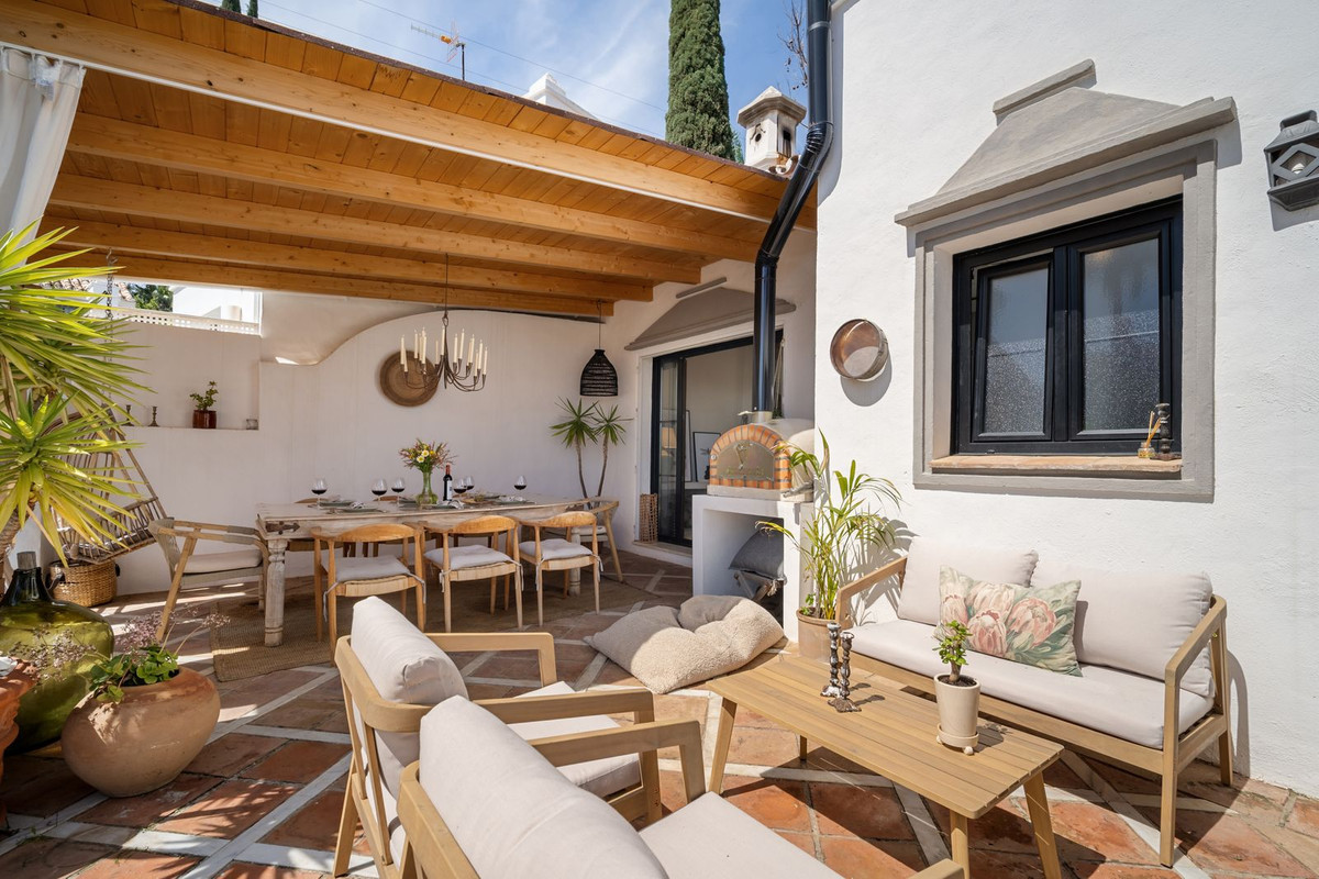 4 Bed Townhouse for sale in Marbella Costa Del Sol, Málaga, Spain