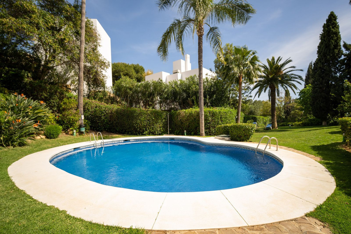 4 Bed Townhouse for sale in Marbella Costa Del Sol, Málaga, Spain