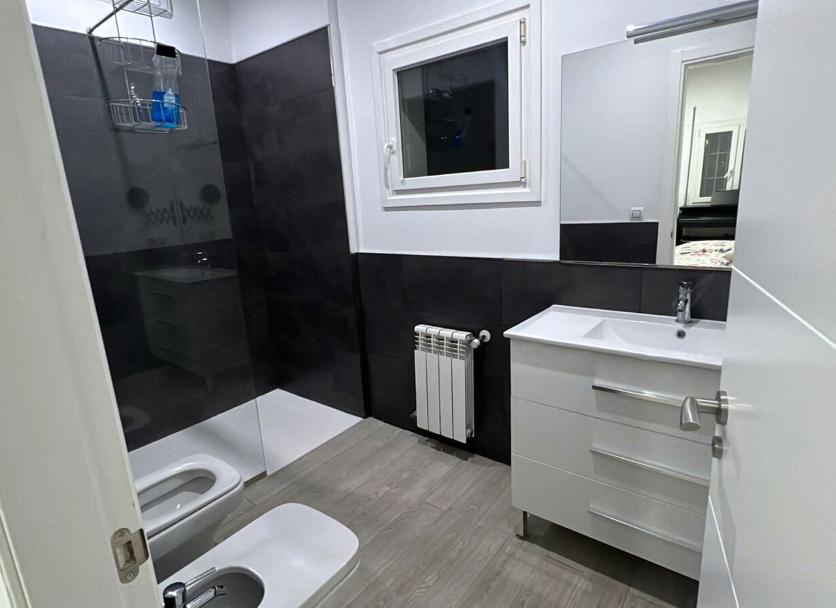 Se vende Villa - Chalet de 5 dormitorios en Costa Del Sol, Málaga, España