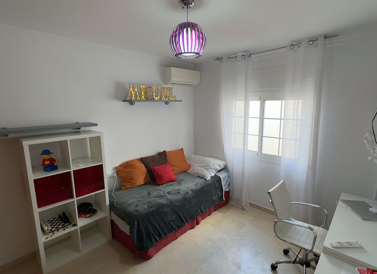 Se vende Villa - Chalet de 5 dormitorios en Costa Del Sol, Málaga, España