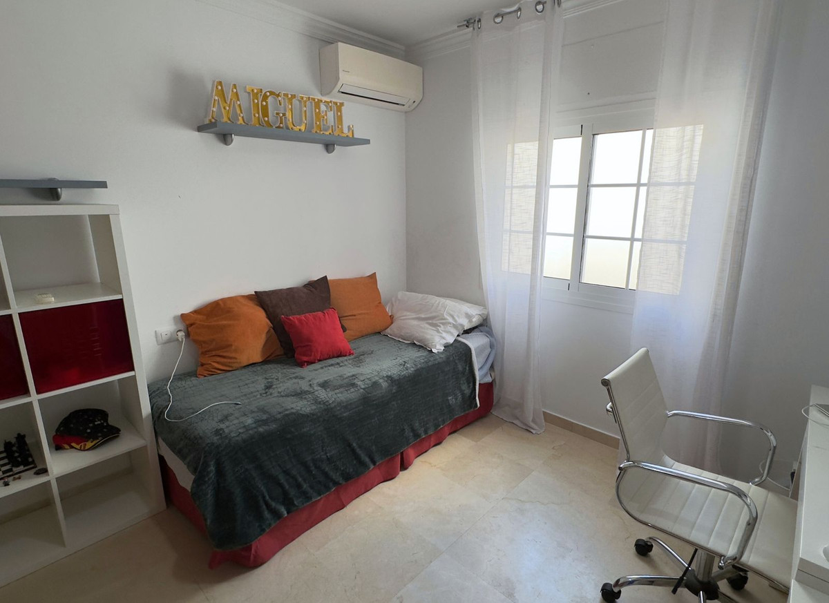 Se vende Villa - Chalet de 5 dormitorios en Costa Del Sol, Málaga, España