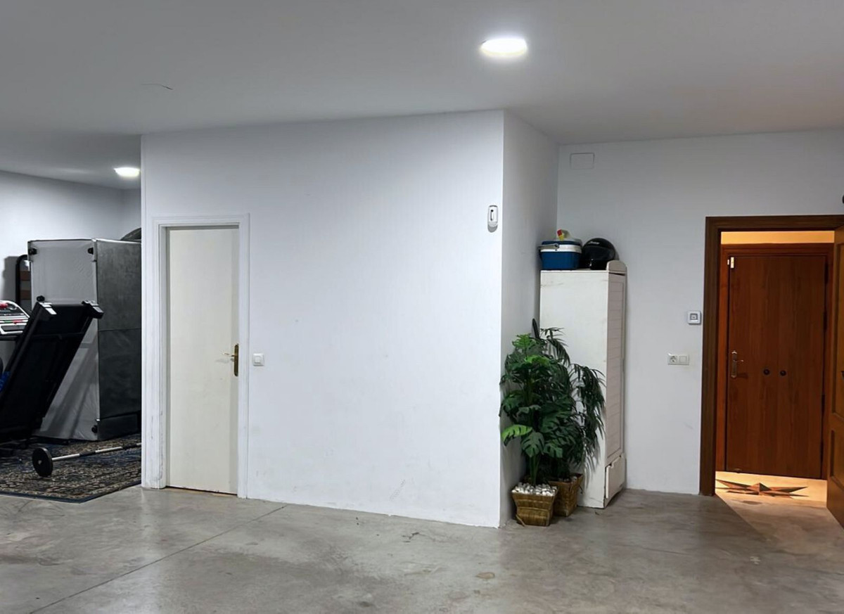 Se vende Villa - Chalet de 5 dormitorios en Costa Del Sol, Málaga, España