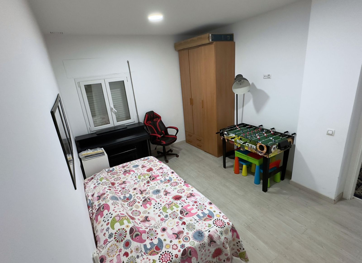 Se vende Villa - Chalet de 5 dormitorios en Costa Del Sol, Málaga, España