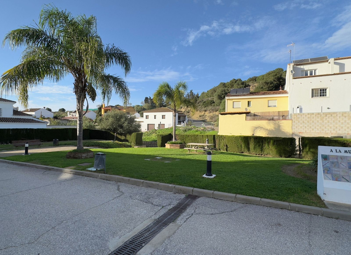 Se vende Villa - Chalet de 5 dormitorios en Costa Del Sol, Málaga, España