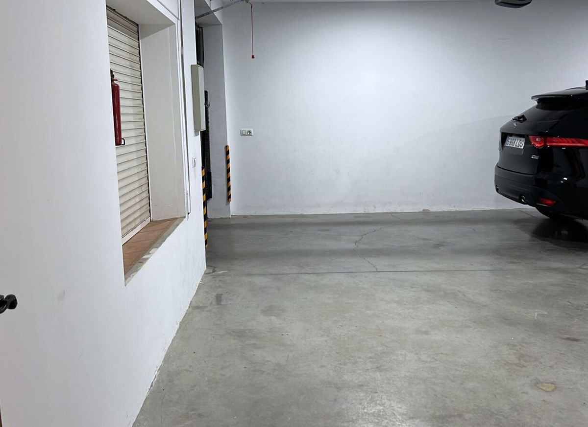 Se vende Villa - Chalet de 5 dormitorios en Costa Del Sol, Málaga, España