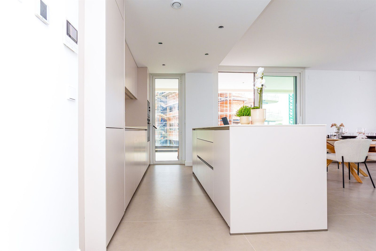 Se vende Apartamento Planta Media de 3 dormitorios en Costa Del Sol, Málaga, España