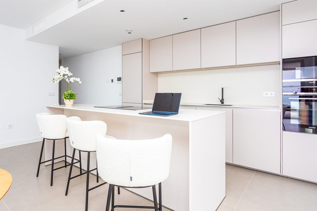 Se vende Apartamento Planta Media de 3 dormitorios en Costa Del Sol, Málaga, España