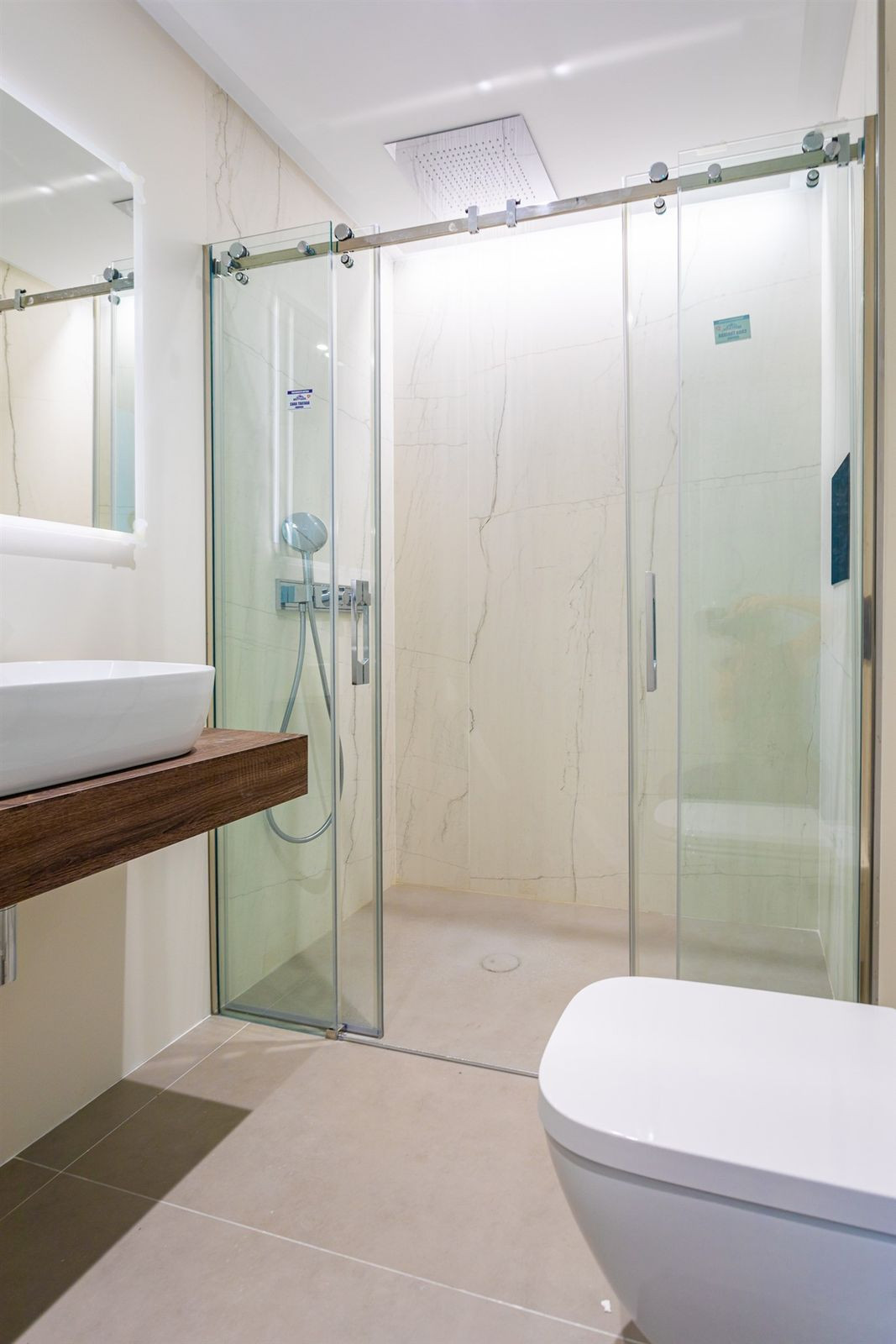 Se vende Apartamento Planta Media de 3 dormitorios en Costa Del Sol, Málaga, España