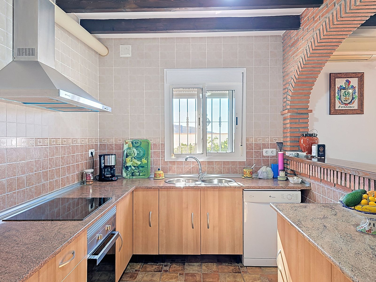 Se vende Villa - Chalet de 3 dormitorios en Costa Del Sol East, Málaga, España