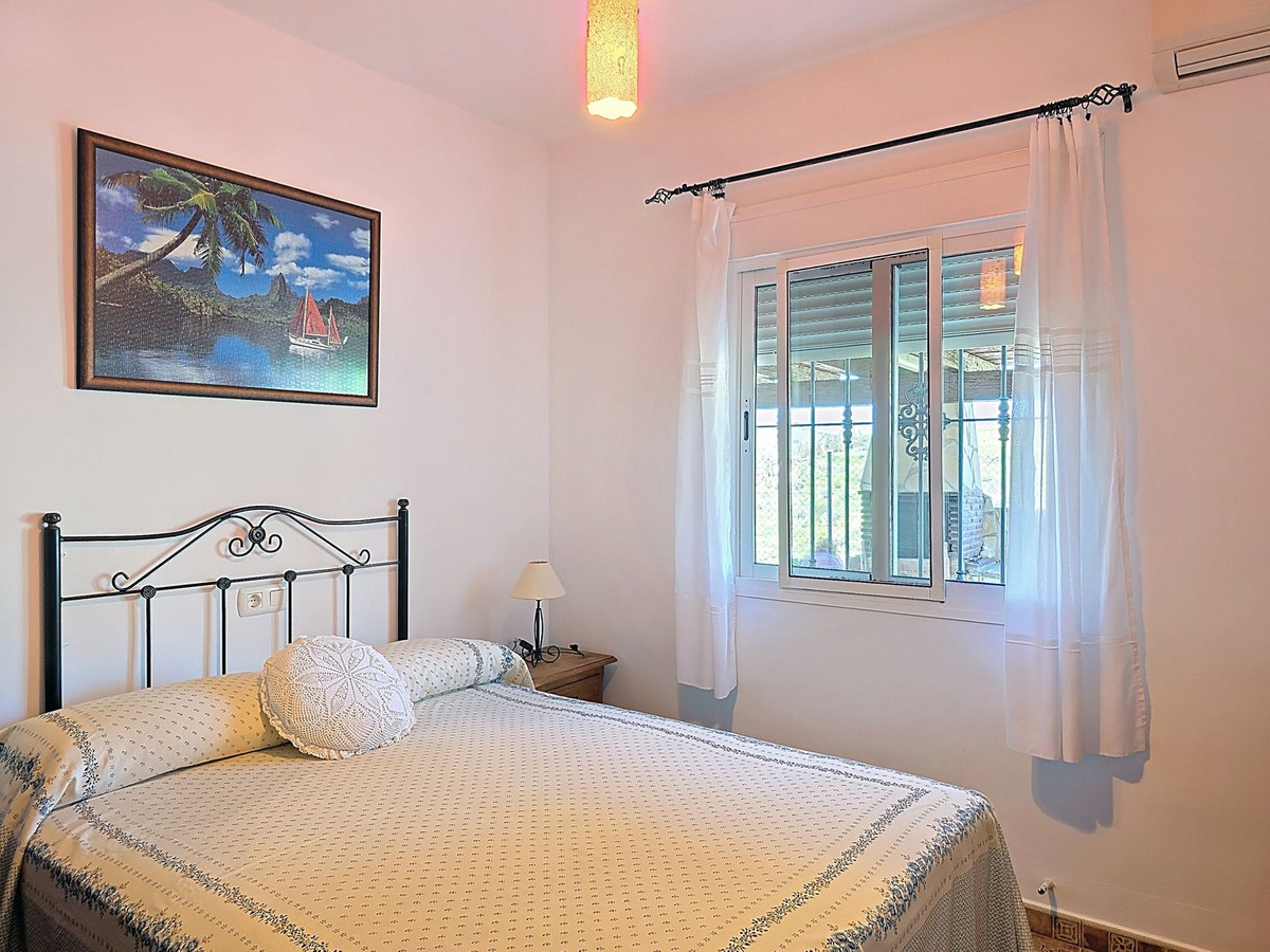 Se vende Villa - Chalet de 3 dormitorios en Costa Del Sol East, Málaga, España