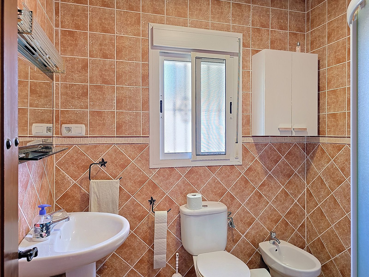 Se vende Villa - Chalet de 3 dormitorios en Costa Del Sol East, Málaga, España