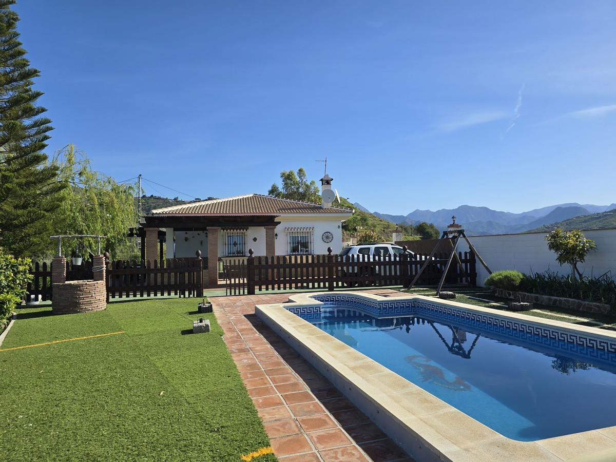 Se vende Villa - Chalet de 3 dormitorios en Costa Del Sol East, Málaga, España