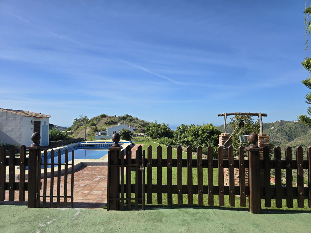 Se vende Villa - Chalet de 3 dormitorios en Costa Del Sol East, Málaga, España