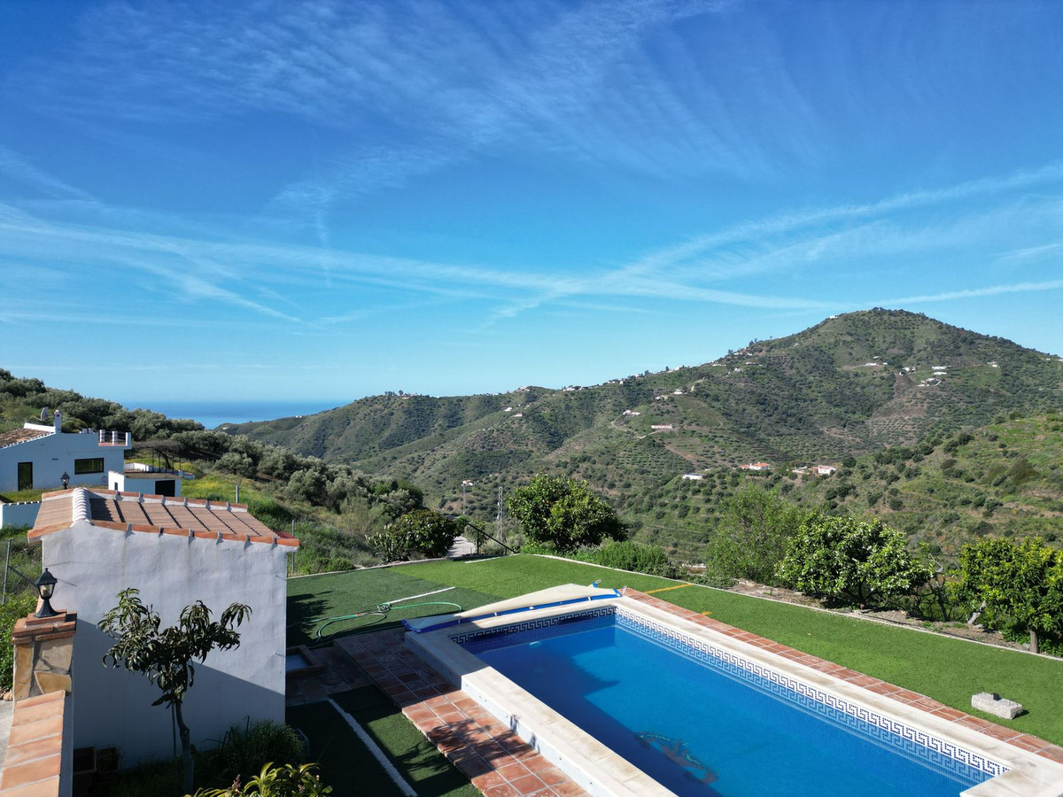 Se vende Villa - Chalet de 3 dormitorios en Costa Del Sol East, Málaga, España