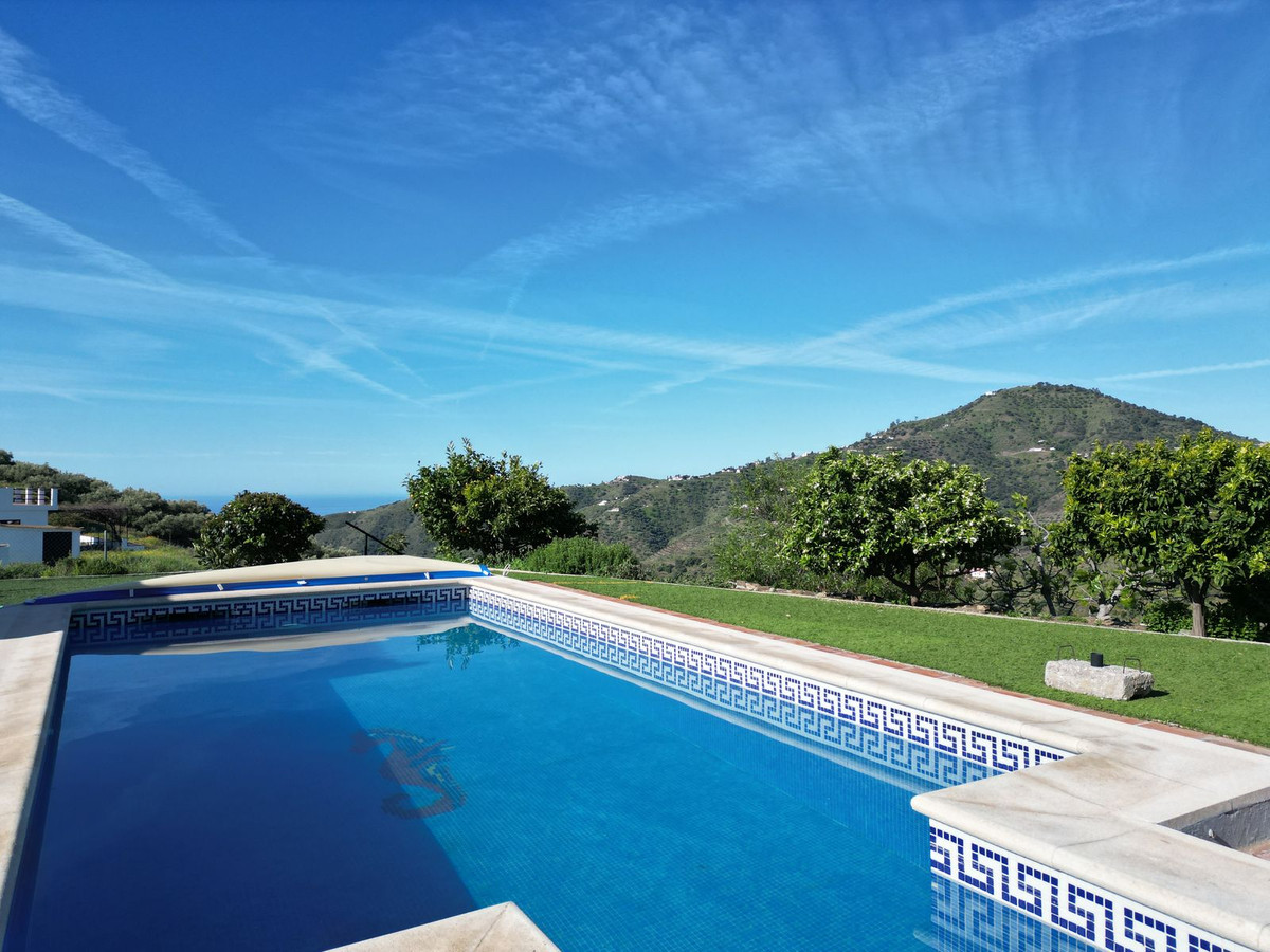 Se vende Villa - Chalet de 3 dormitorios en Costa Del Sol East, Málaga, España