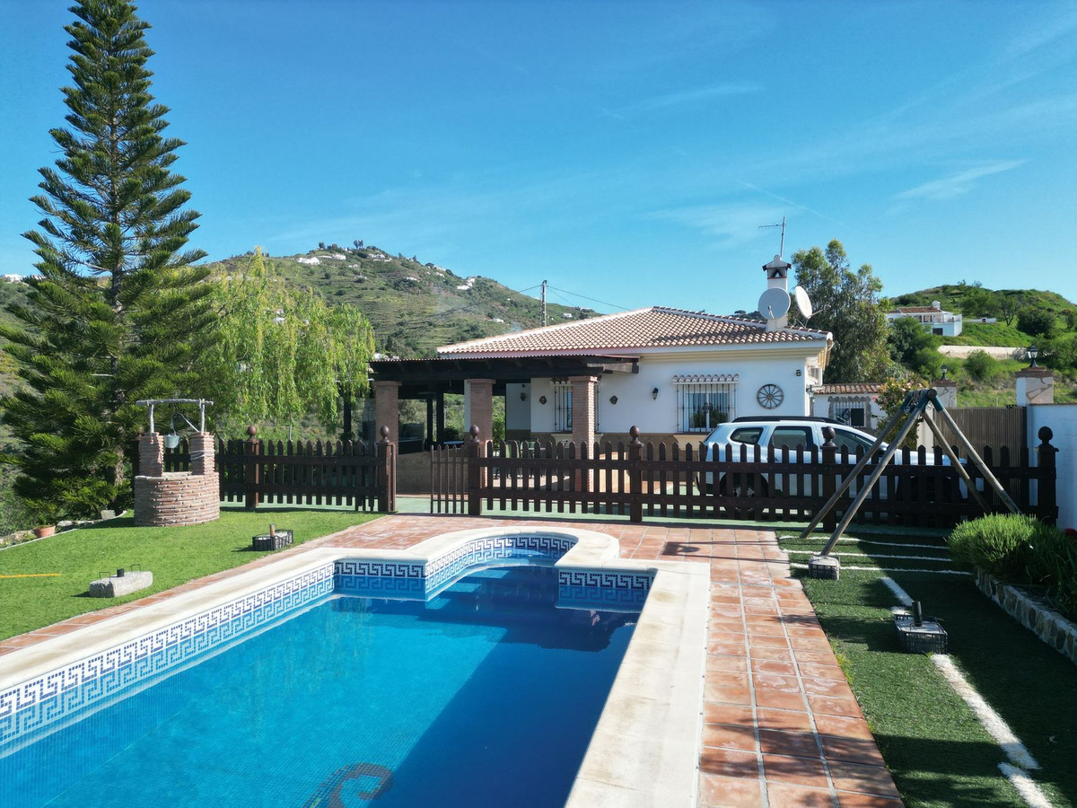 Se vende Villa - Chalet de 3 dormitorios en Costa Del Sol East, Málaga, España