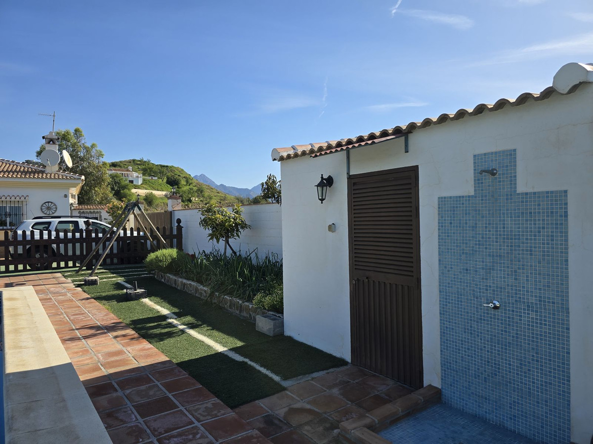 Se vende Villa - Chalet de 3 dormitorios en Costa Del Sol East, Málaga, España