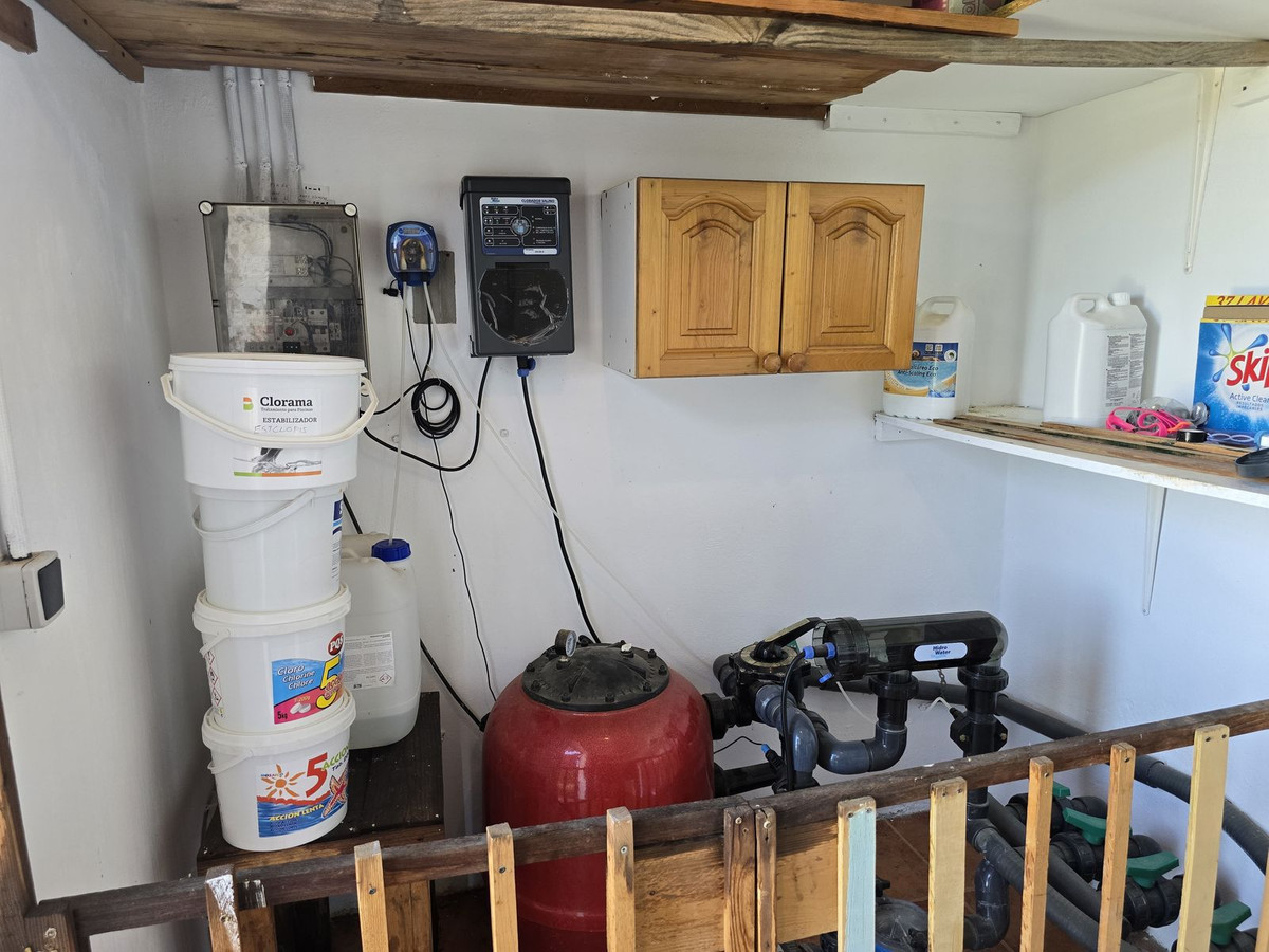 Se vende Villa - Chalet de 3 dormitorios en Costa Del Sol East, Málaga, España