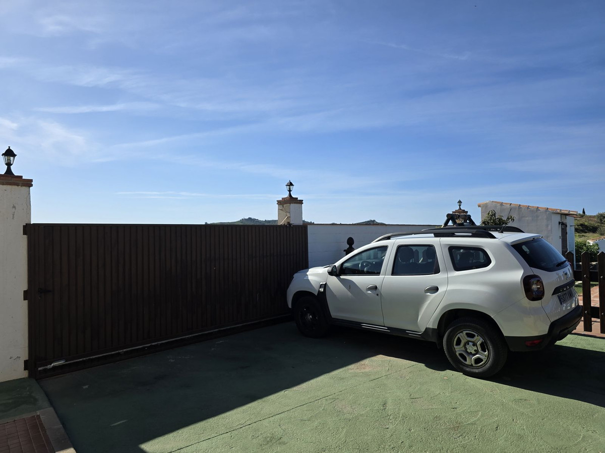 Se vende Villa - Chalet de 3 dormitorios en Costa Del Sol East, Málaga, España