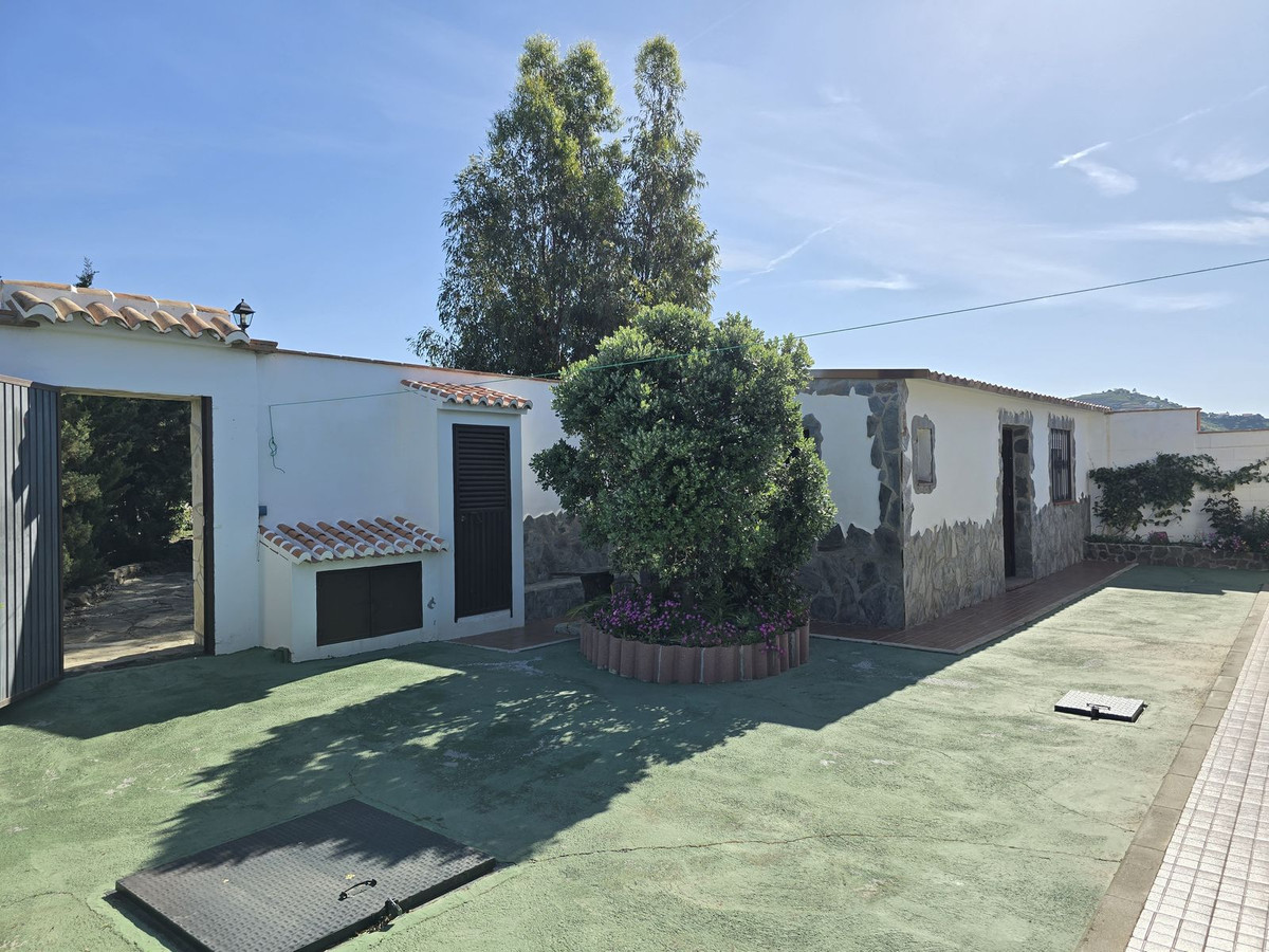 Se vende Villa - Chalet de 3 dormitorios en Costa Del Sol East, Málaga, España