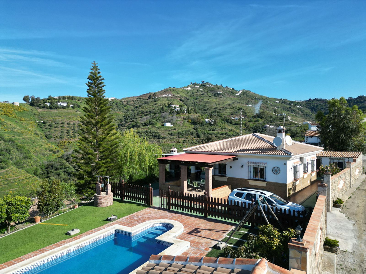 Se vende Villa - Chalet de 3 dormitorios en Costa Del Sol East, Málaga, España