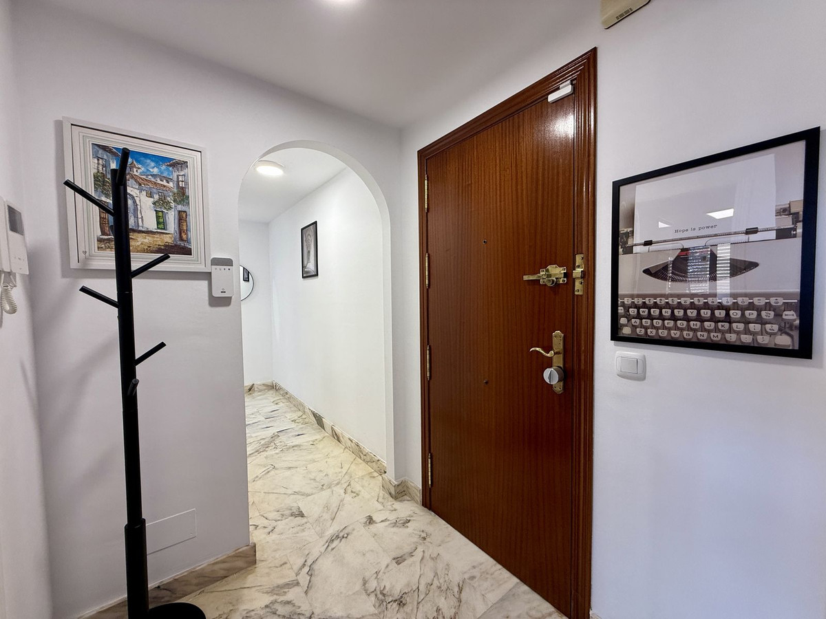 Se vende Apartamento Planta Media de 2 dormitorios en Costa Del Sol, Málaga, España