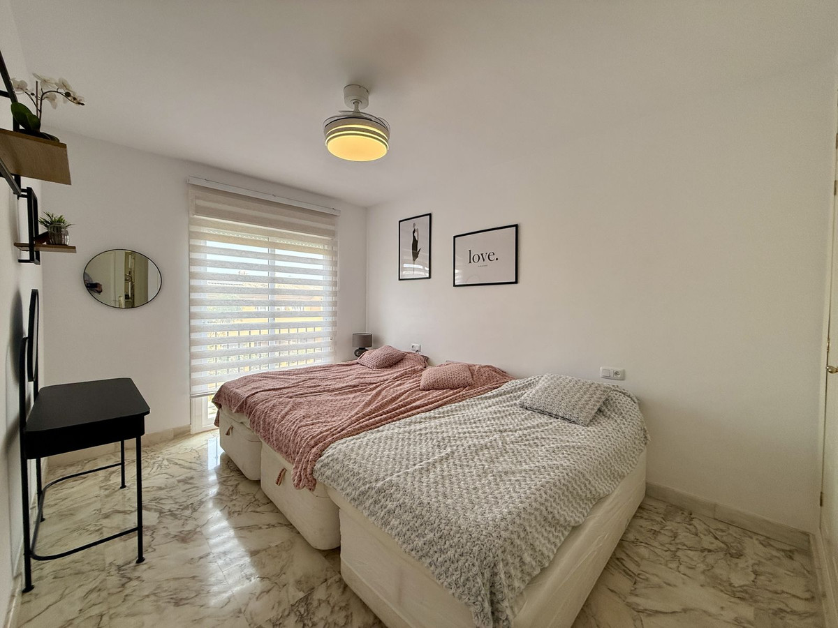 Se vende Apartamento Planta Media de 2 dormitorios en Costa Del Sol, Málaga, España
