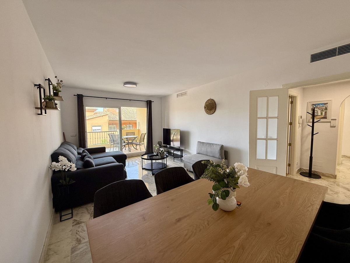 Se vende Apartamento Planta Media de 2 dormitorios en Costa Del Sol, Málaga, España