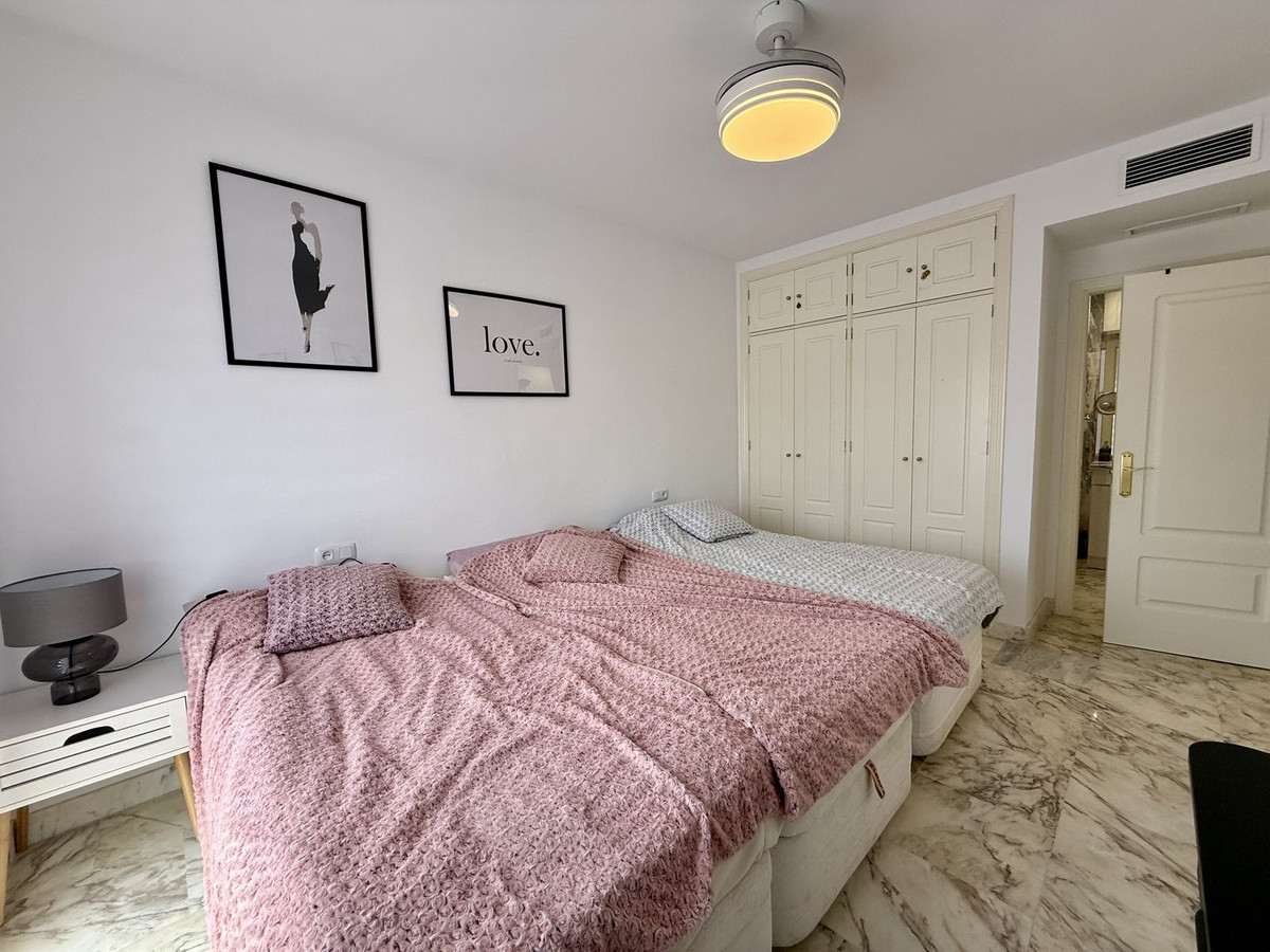 Se vende Apartamento Planta Media de 2 dormitorios en Costa Del Sol, Málaga, España