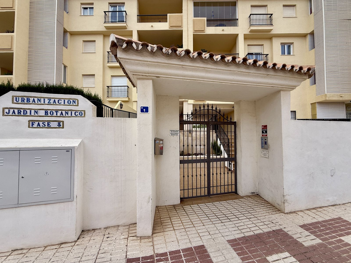 Se vende Apartamento Planta Media de 2 dormitorios en Costa Del Sol, Málaga, España