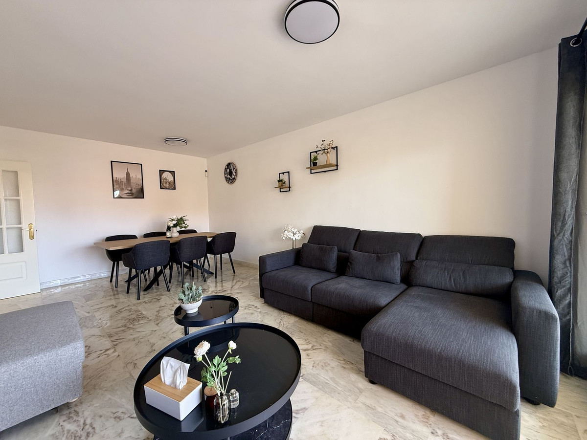Se vende Apartamento Planta Media de 2 dormitorios en Costa Del Sol, Málaga, España