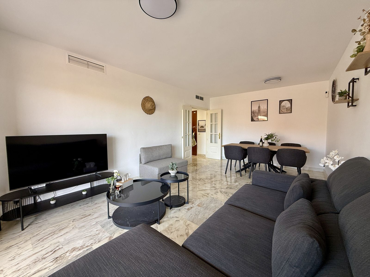 Se vende Apartamento Planta Media de 2 dormitorios en Costa Del Sol, Málaga, España