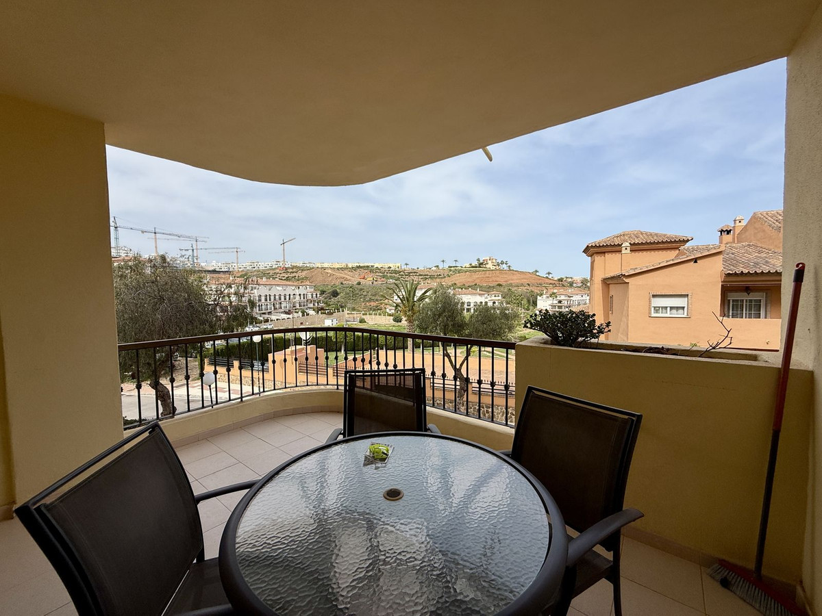 Se vende Apartamento Planta Media de 2 dormitorios en Costa Del Sol, Málaga, España