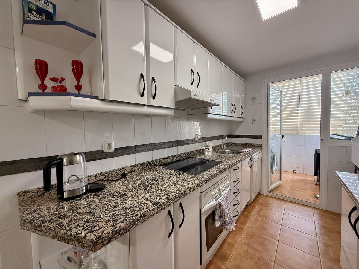 Se vende Apartamento Planta Media de 2 dormitorios en Costa Del Sol, Málaga, España