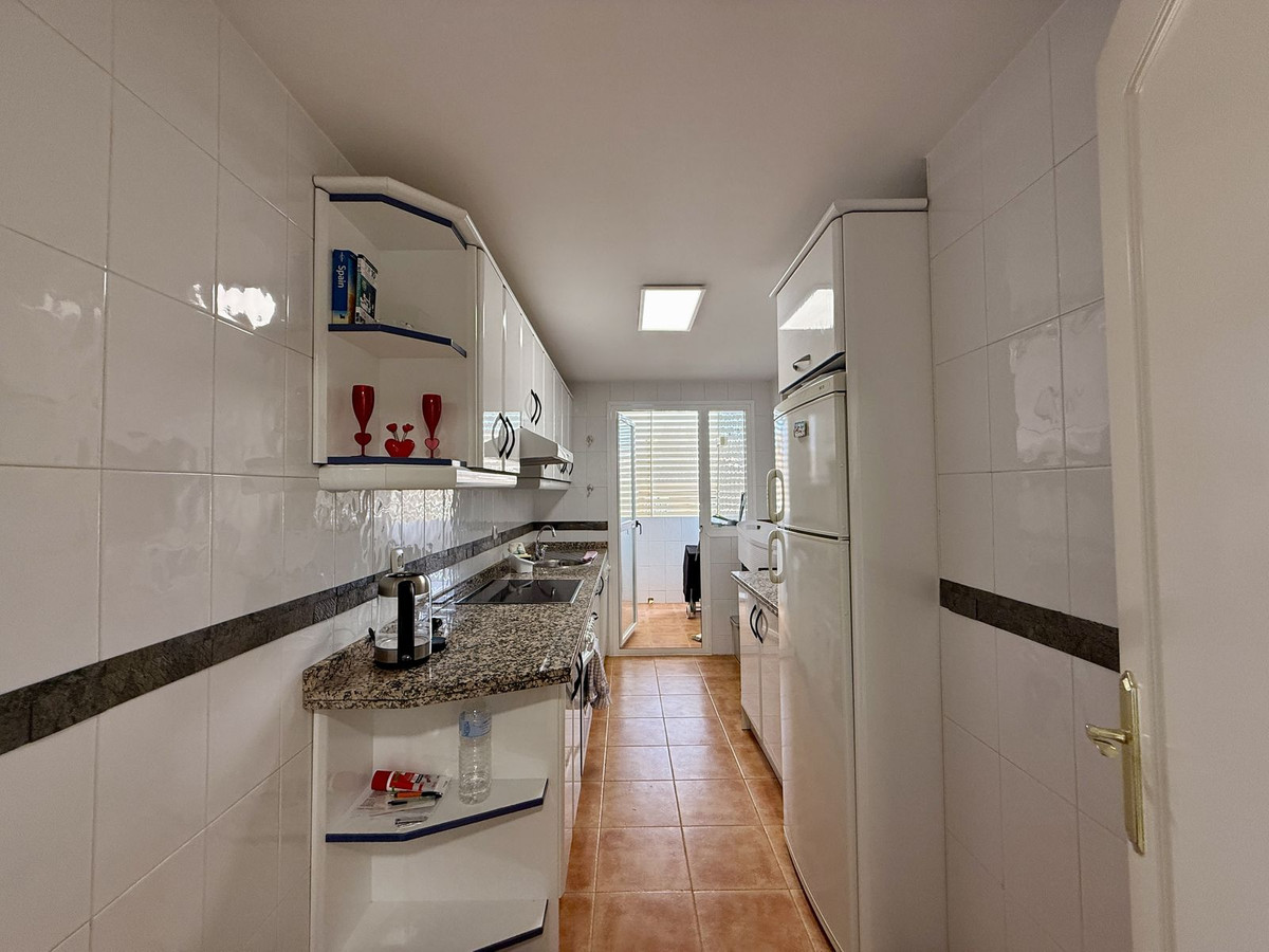 Se vende Apartamento Planta Media de 2 dormitorios en Costa Del Sol, Málaga, España