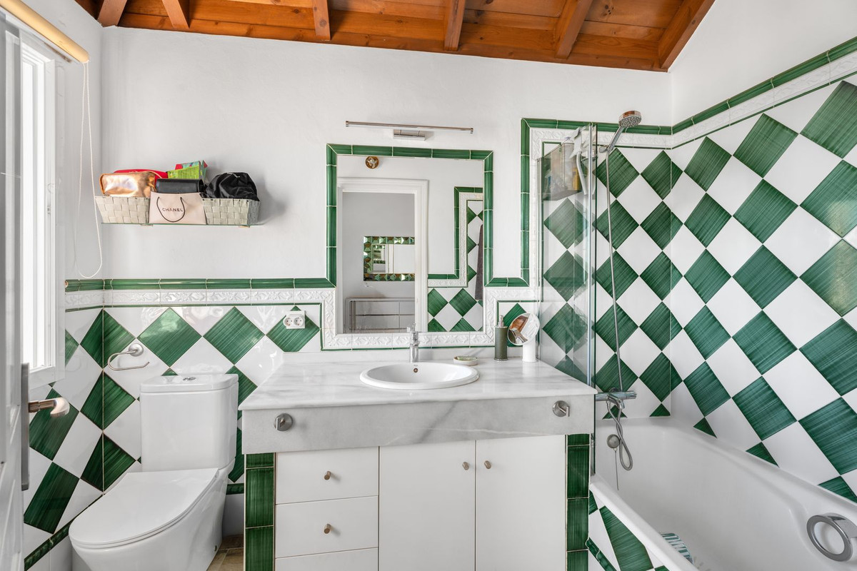 3 Bed Townhouse for sale in The Golden Mile Costa Del Sol, Málaga, Spain
