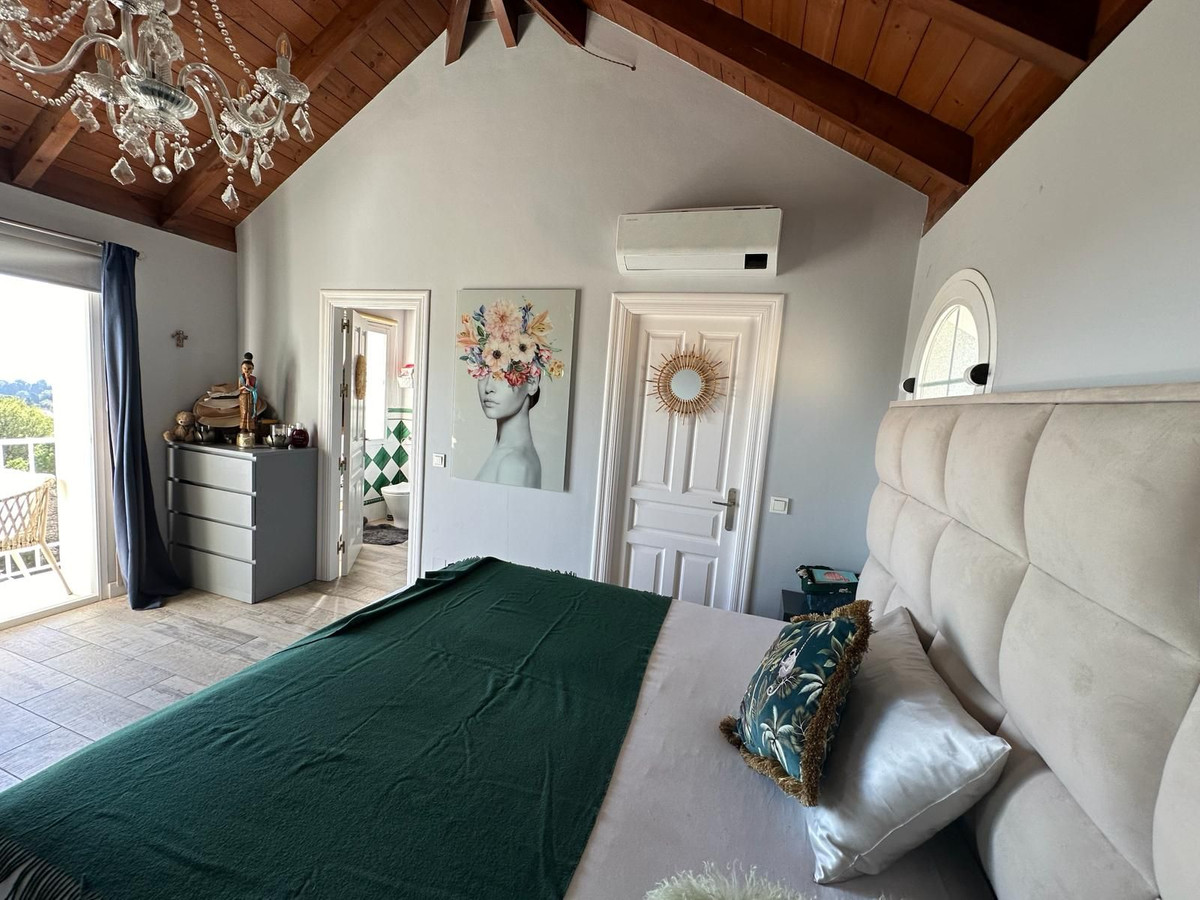 3 Bed Townhouse for sale in The Golden Mile Costa Del Sol, Málaga, Spain