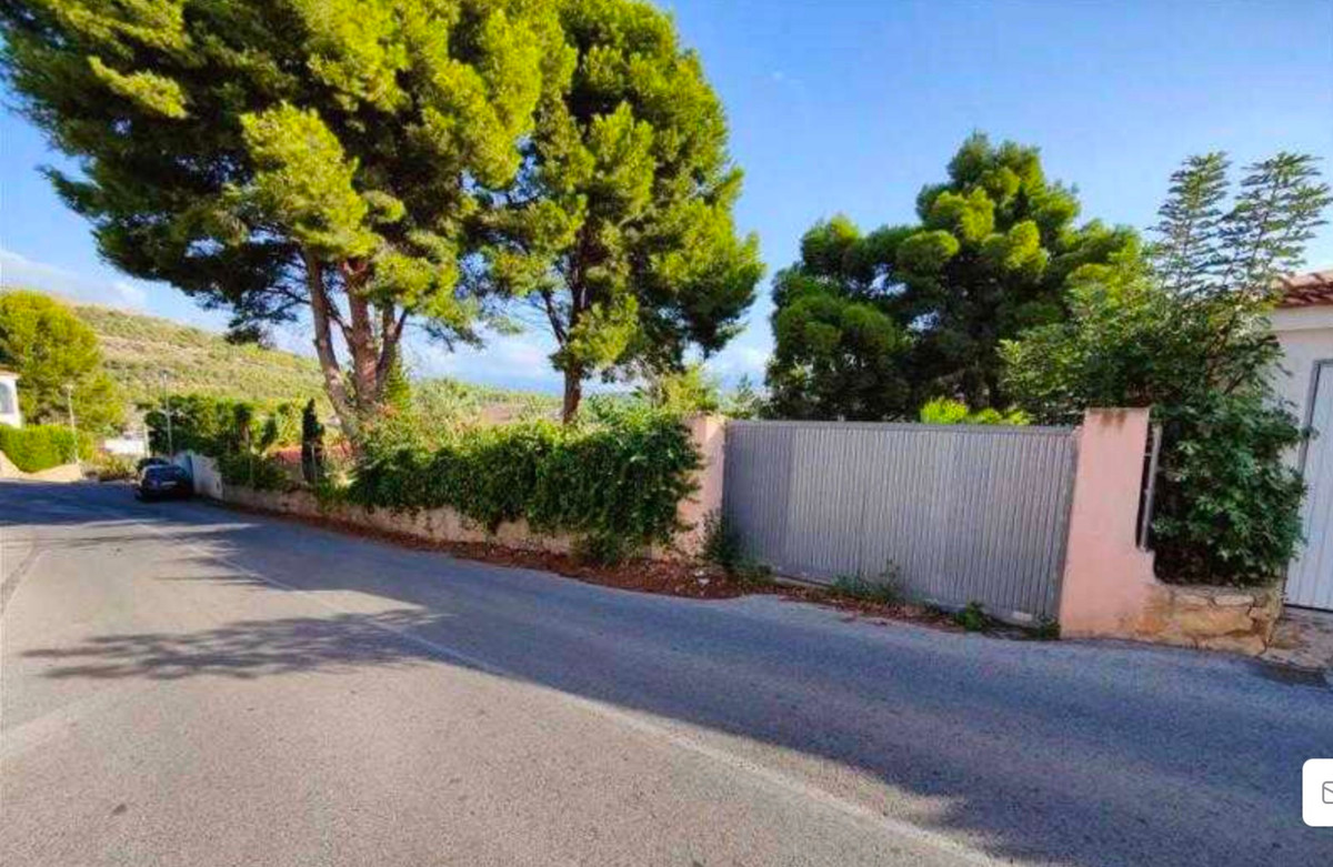 Plots for sale in Lalfás Del Pi Costa Blanca, Alicante, Spain