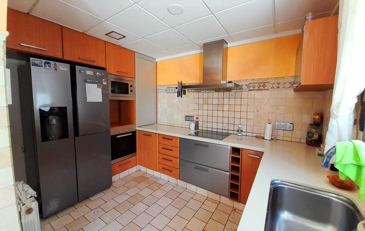 Se vende Villa - Chalet de 4 dormitorios en Costa Blanca, Alicante, España