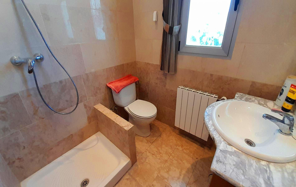 Se vende Villa - Chalet de 4 dormitorios en Costa Blanca, Alicante, España