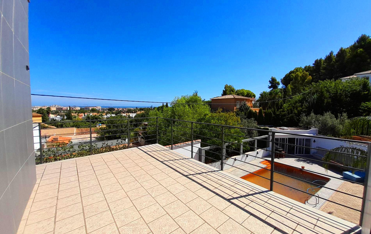 Se vende Villa - Chalet de 4 dormitorios en Costa Blanca, Alicante, España