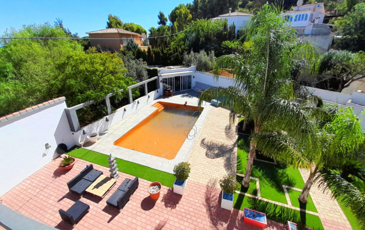 Se vende Villa - Chalet de 4 dormitorios en Costa Blanca, Alicante, España