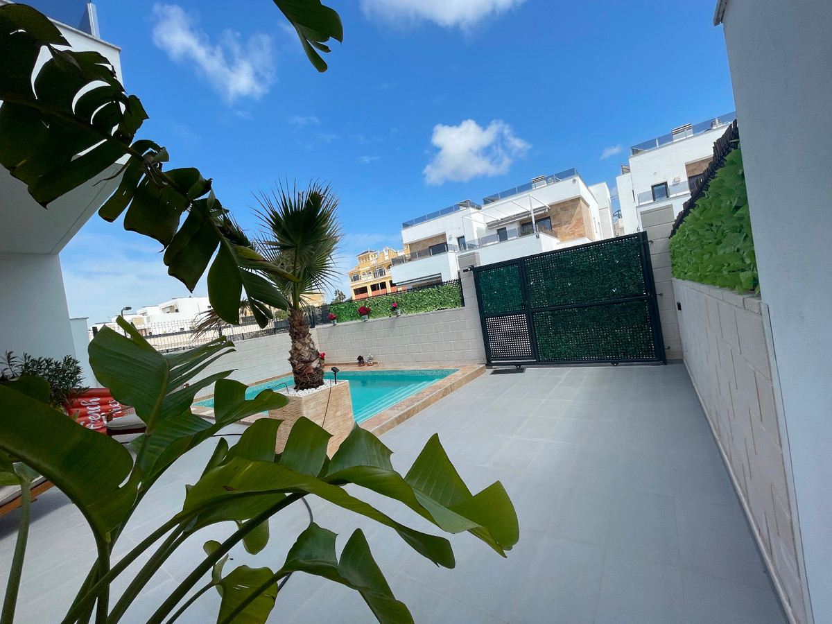 3 Bed Townhouse for sale in Benijofar Costa Blanca, Alicante, Spain