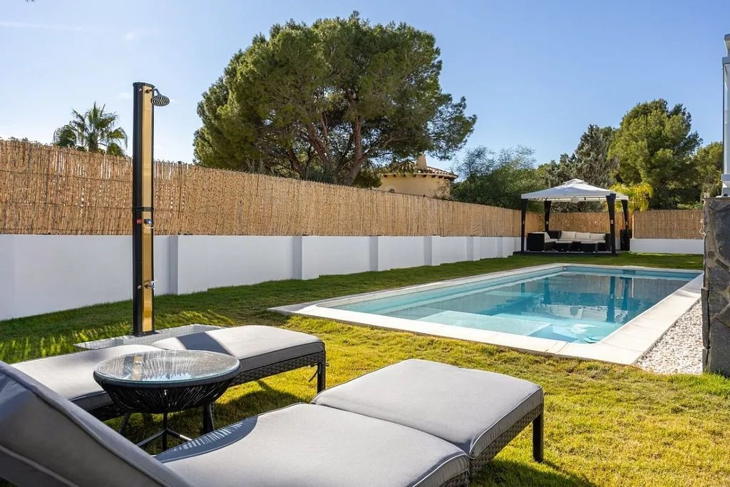 4 Bed Townhouse for sale in Altea Costa Blanca, Alicante, Spain