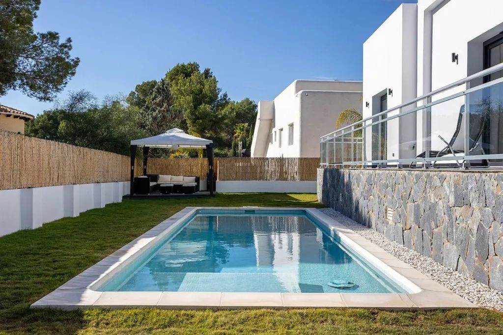4 Bed Townhouse for sale in Altea Costa Blanca, Alicante, Spain